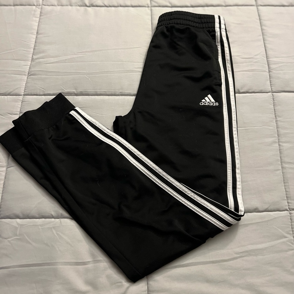 Black Adidas youth sweatpant, size 18-20